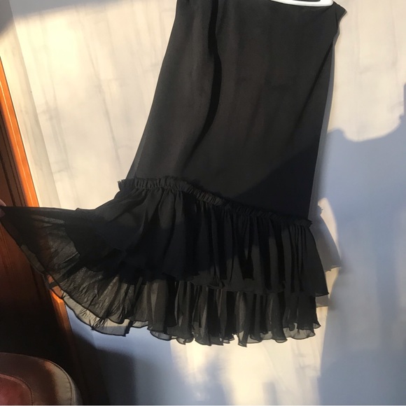 Romantic ruffle tiered hem black skirt - Picture 1 of 5